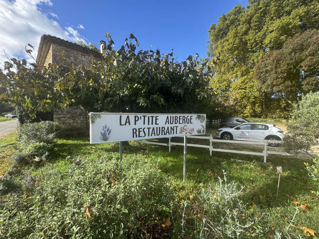 Commerce à LA ROQUE-SUR-CEZE