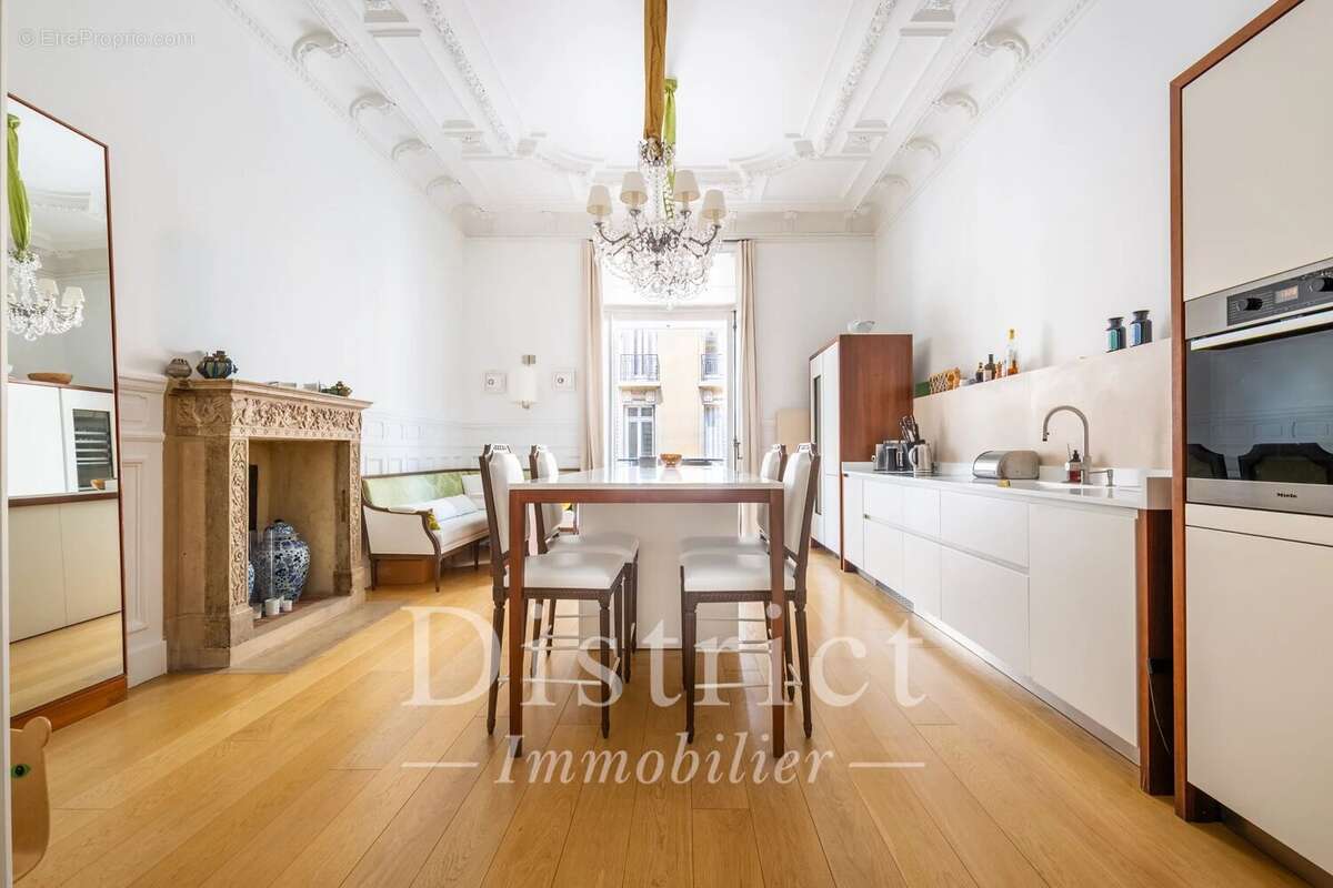 Exclusivité Avenue de Messine. Appartement entièrement rénové 242 m² - photo 7