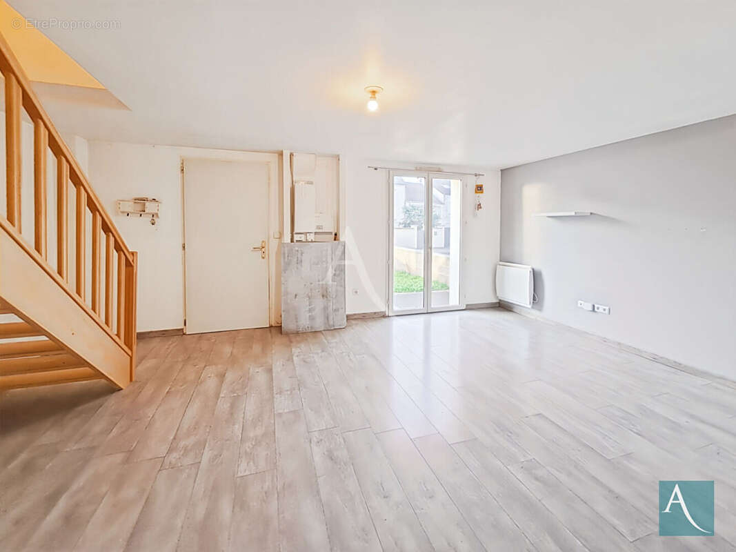 Maison à CHEPTAINVILLE