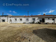 Maison à VENDEUVRE-DU-POITOU
