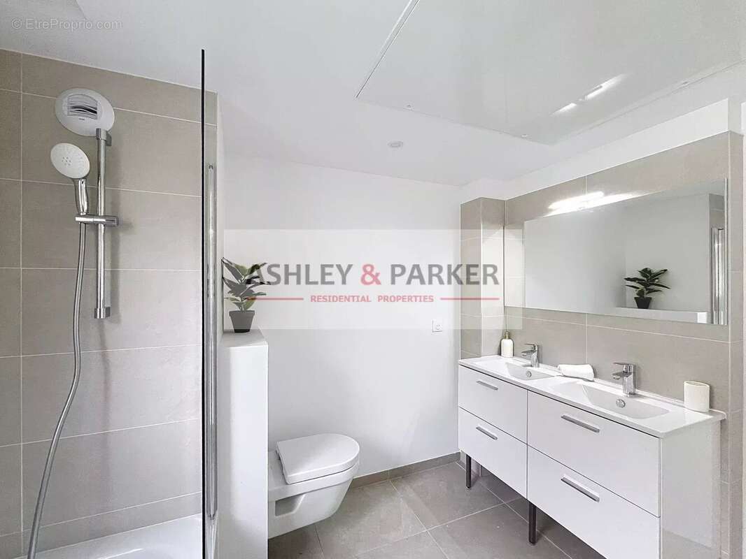 Appartement à VILLENEUVE-LOUBET