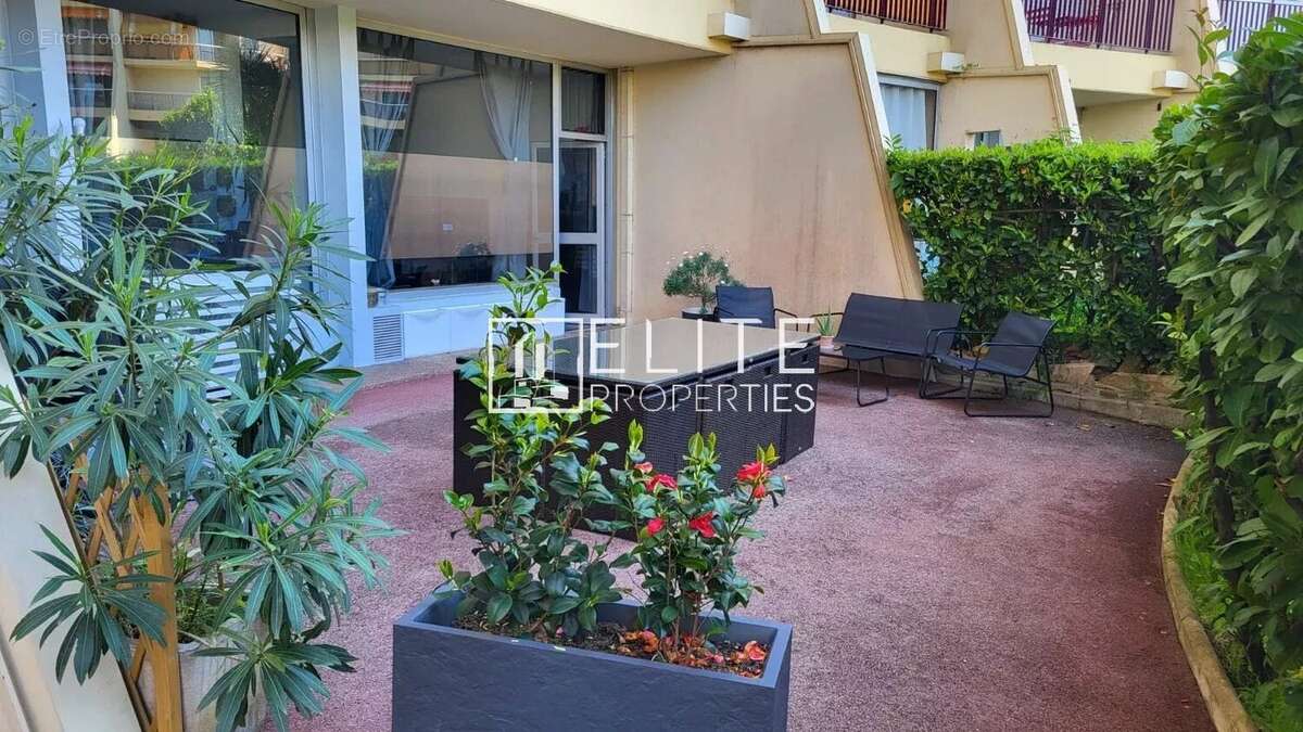 Appartement à MANDELIEU-LA-NAPOULE