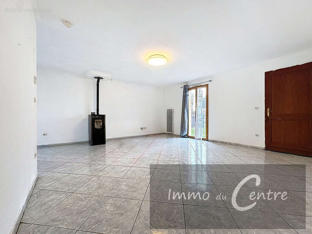 Maison à MONTMIRAIL