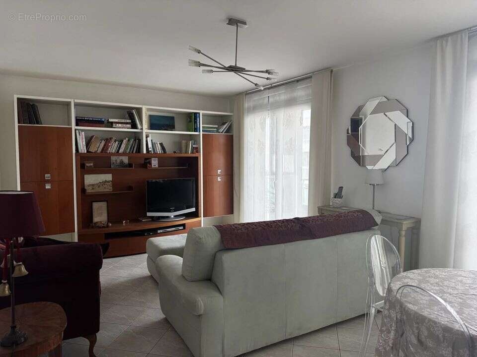 Appartement à CARRY-LE-ROUET