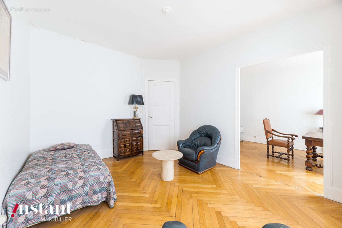Lyon 7 - Jean Macé  T3 avec fort potentiel - 54 m² - photo 6