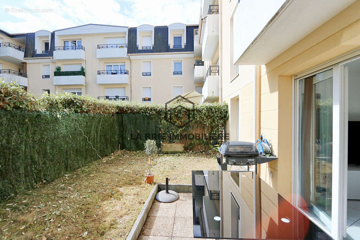 Appartement à BRIE-COMTE-ROBERT