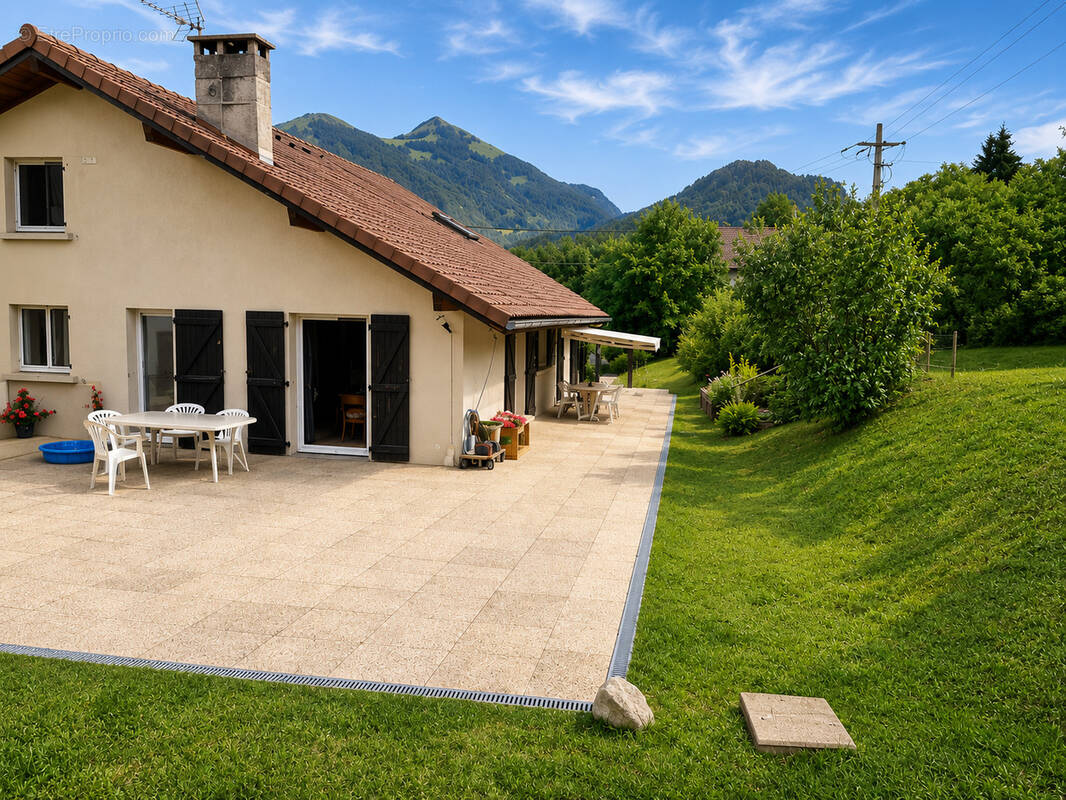Maison à SAINT-JEAN-DE-THOLOME