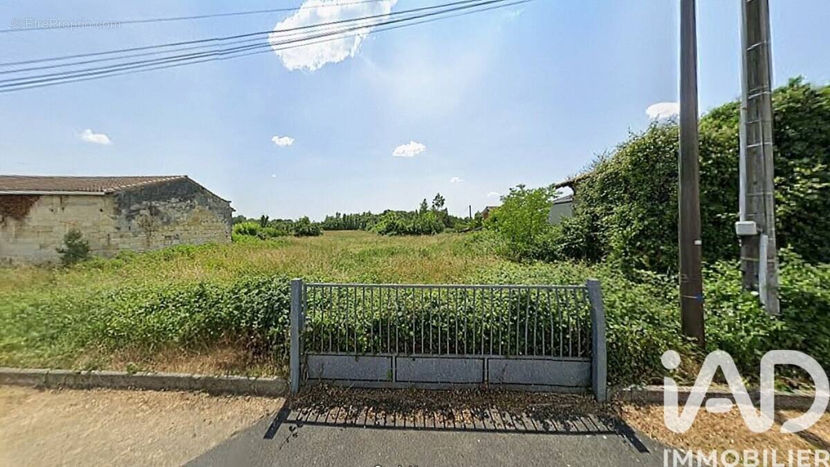 Photo 1 - Terrain à SAINT-LOUIS-DE-MONTFERRAND