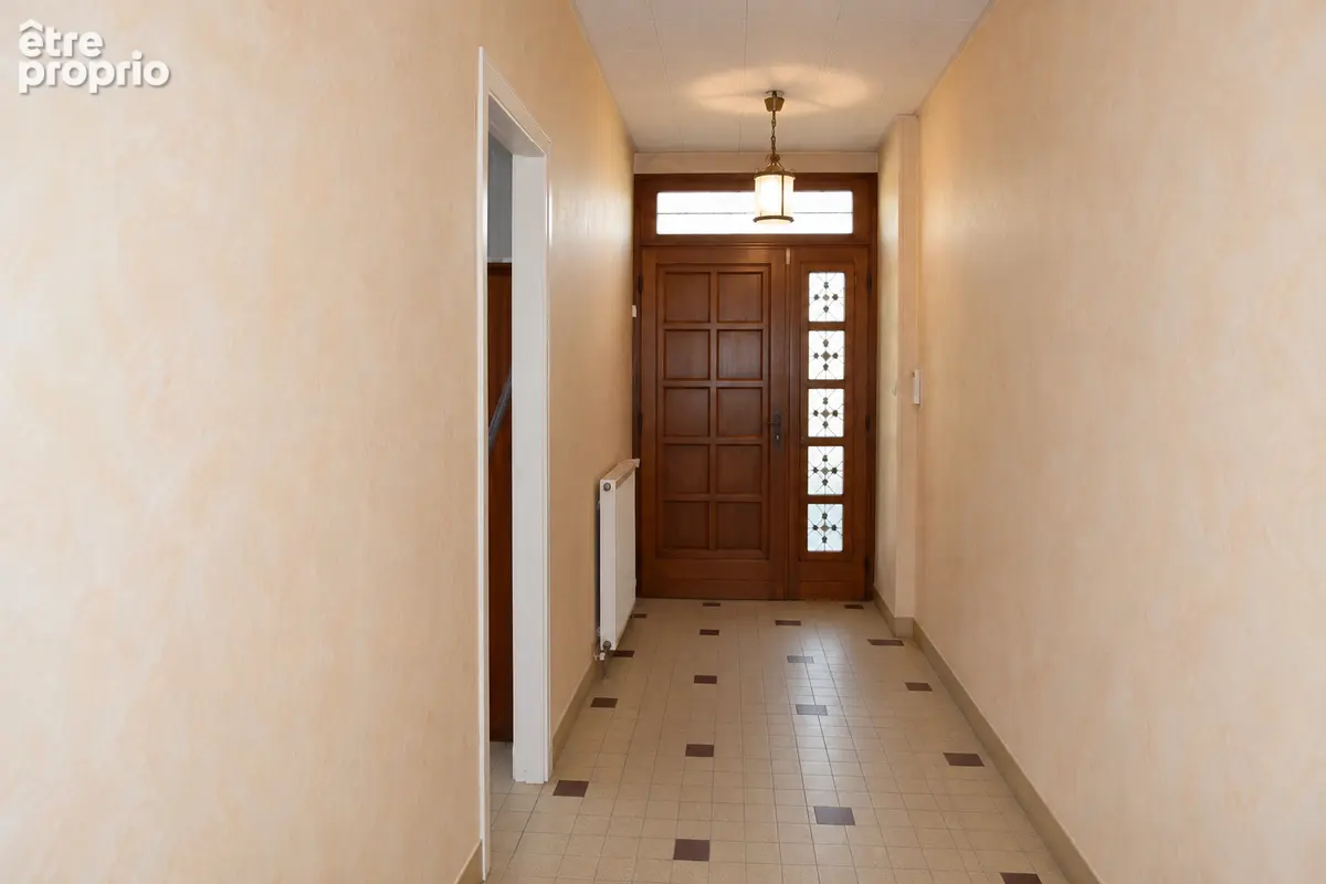 Maison familiale à rénover - Châlette-sur-Loing Bourg - 5 chambres - terrain de 543 m² - photo 5