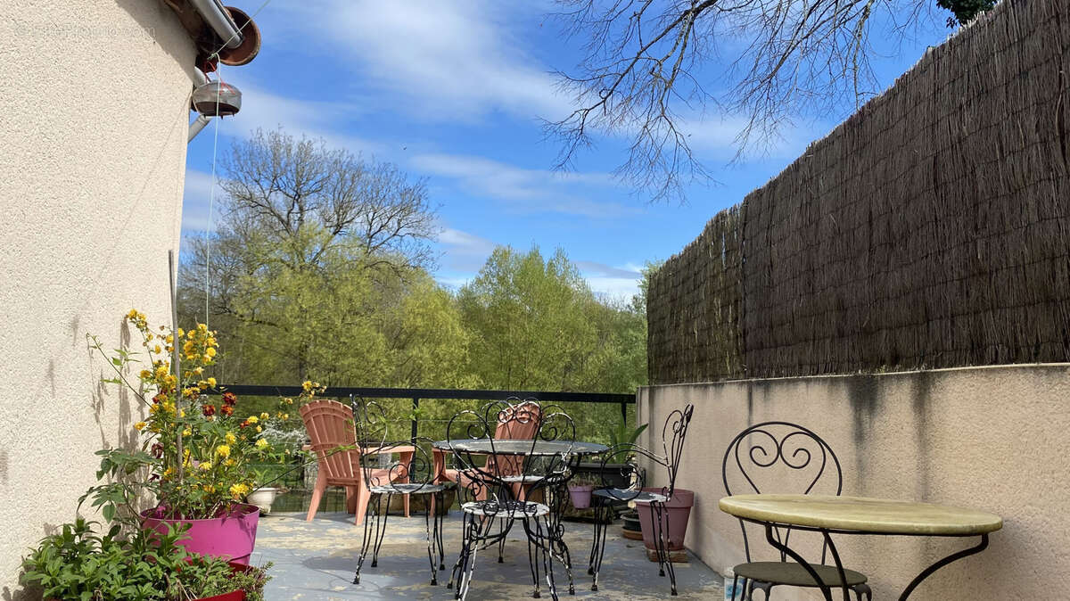 Dpt Yonne (89), à vendre MASSANGIS Charmante maison prête à vivre avec vue sur le Serein - 4 chambres - Garage - photo 2