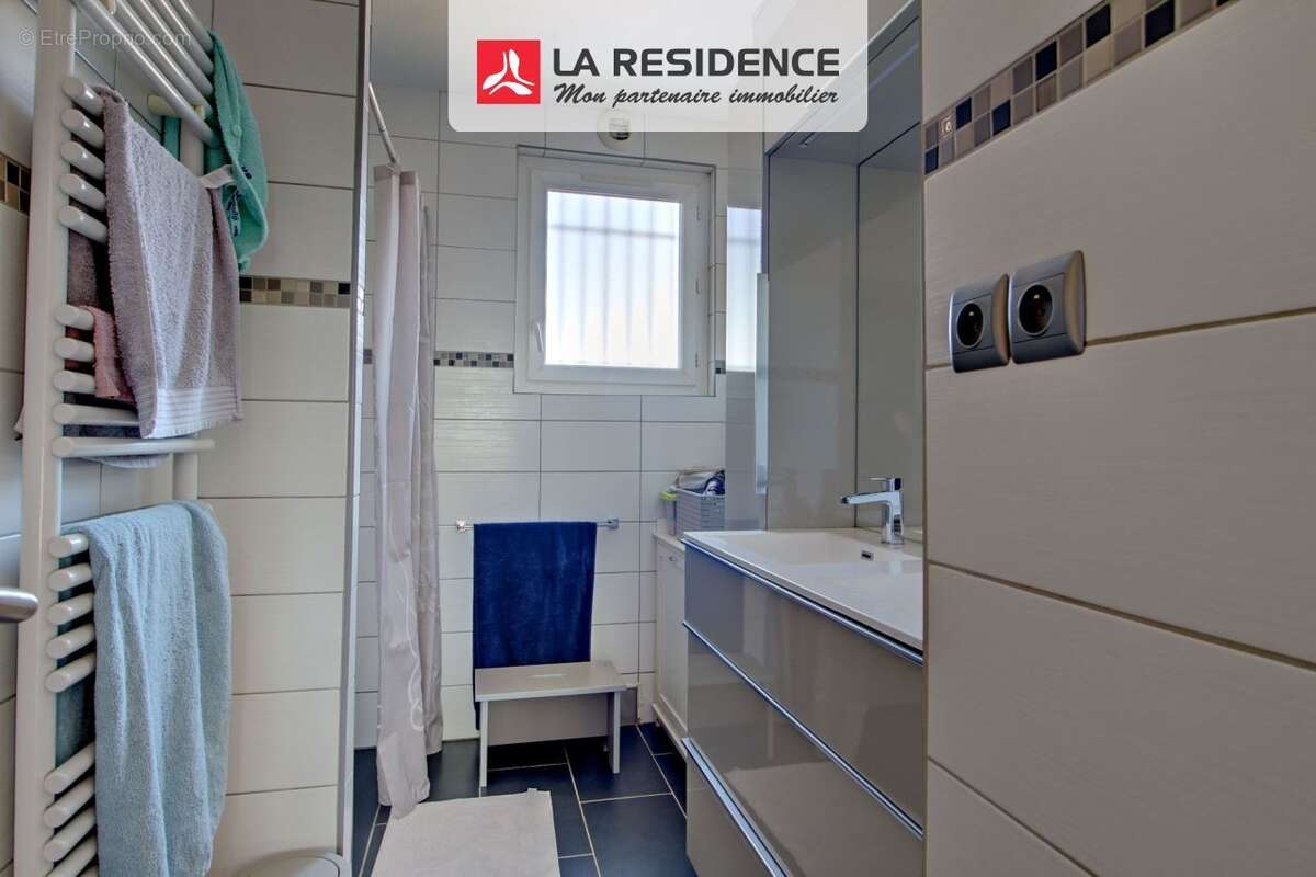 Maison à SAINT-ETIENNE-DU-ROUVRAY