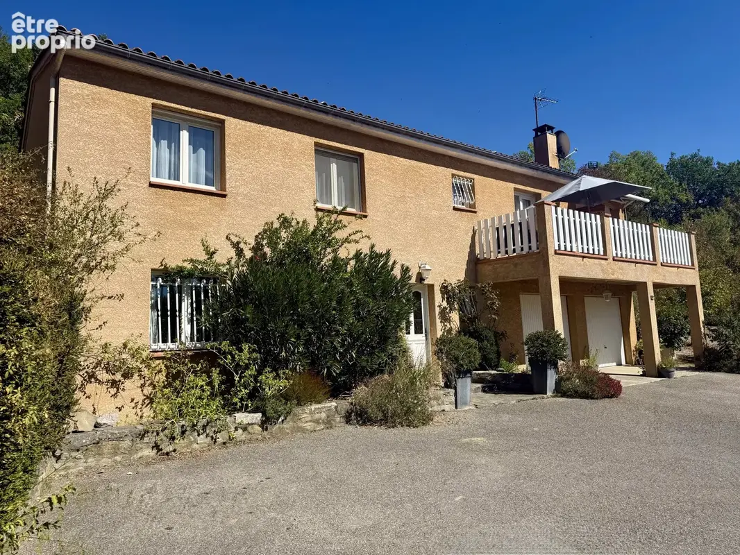 Belle propriété moderne avec terrain et piscine - photo 10