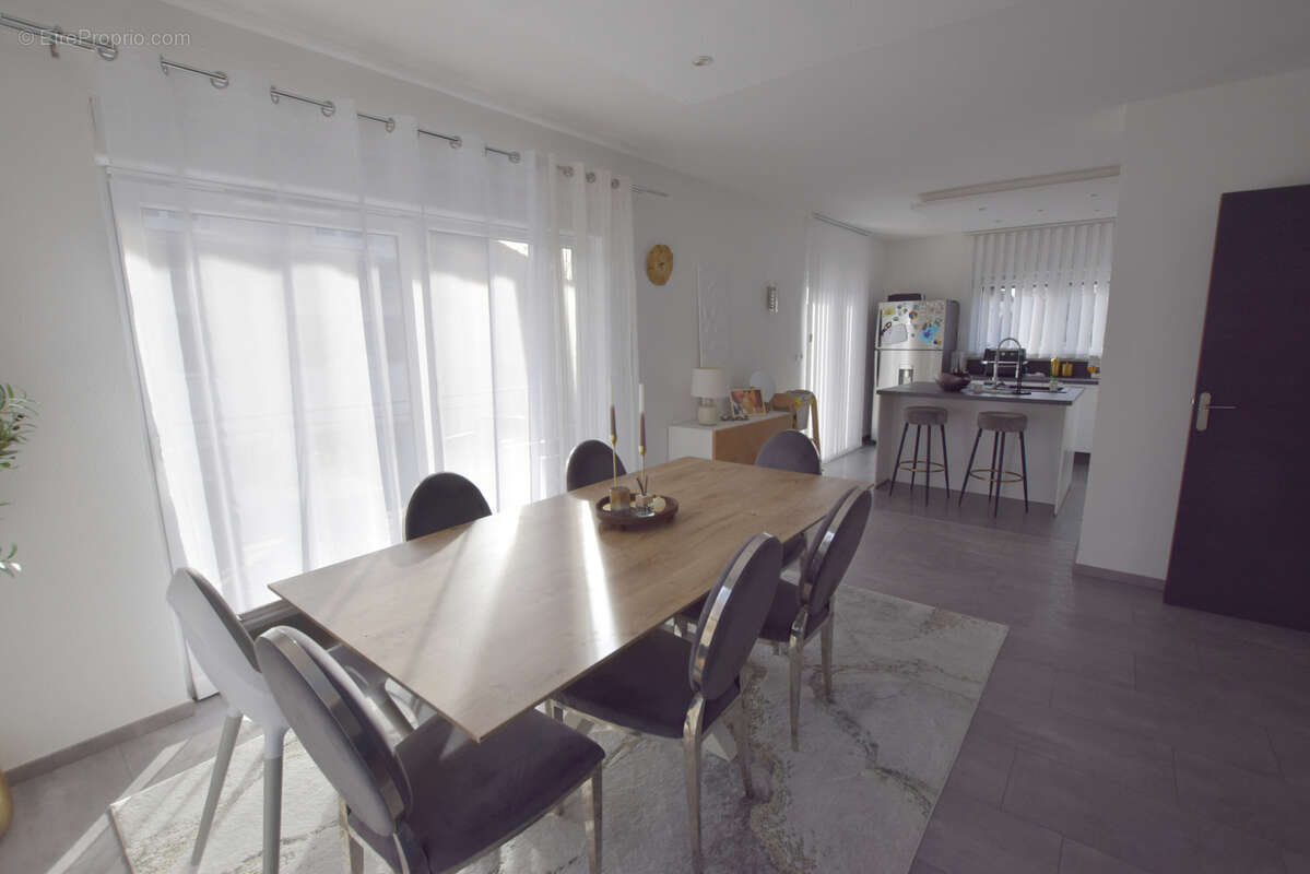 Maison à GRAND-CHARMONT