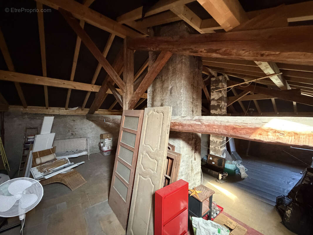 Sciez maison de 160 m2 à rénover avec dépendances - photo 9