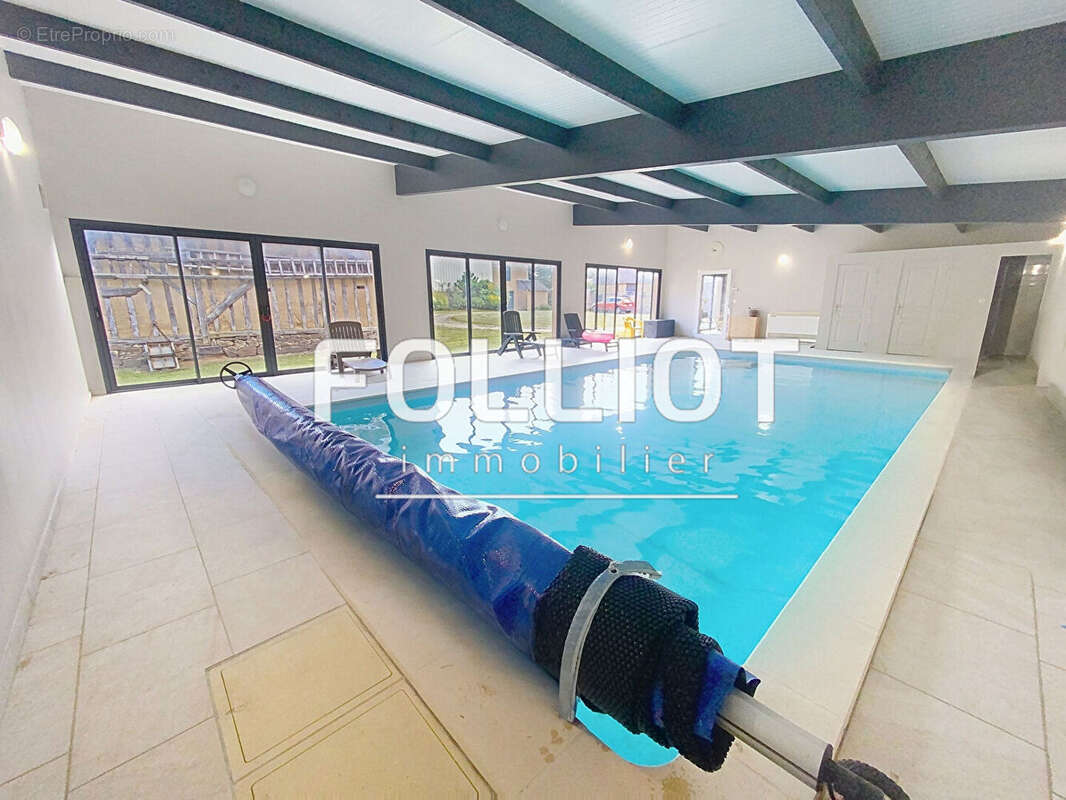 Maison à SAINT-HILAIRE-DU-HARCOUET