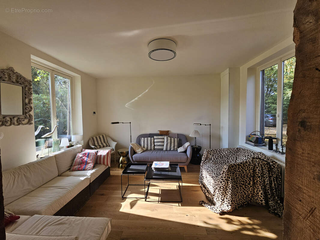 Maison à CORMEILLES