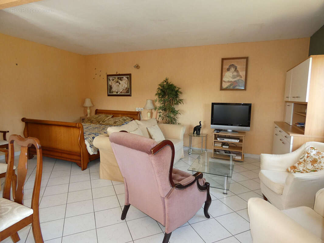 Maison à SAVIGNY-LE-VIEUX