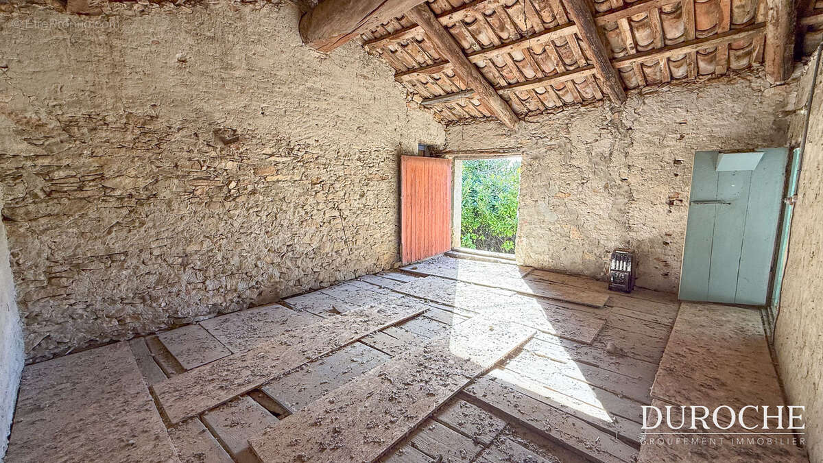 Maison à CADEROUSSE