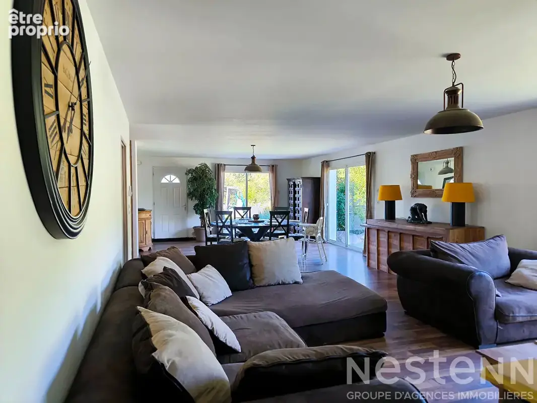 Villa de plain-pied de 158 m² avec studio, piscine et 1,5 hectare de terrain - photo 6