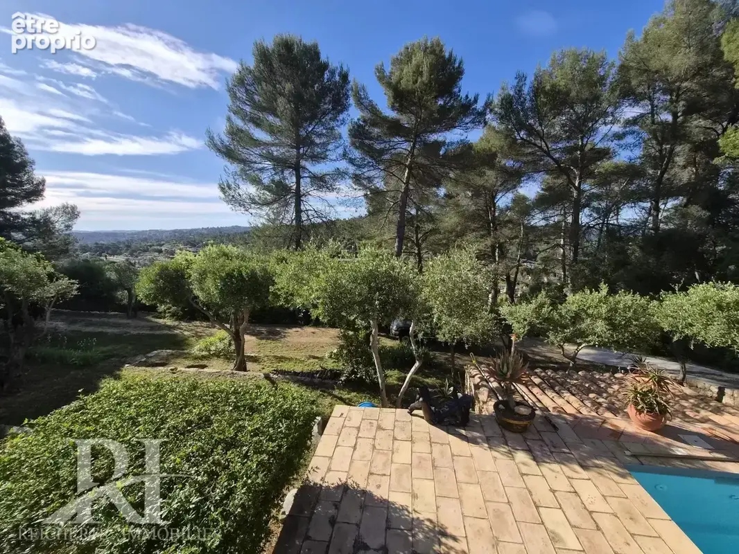 Villa en pierre avec piscine sur terrain 1438m2 - photo 2