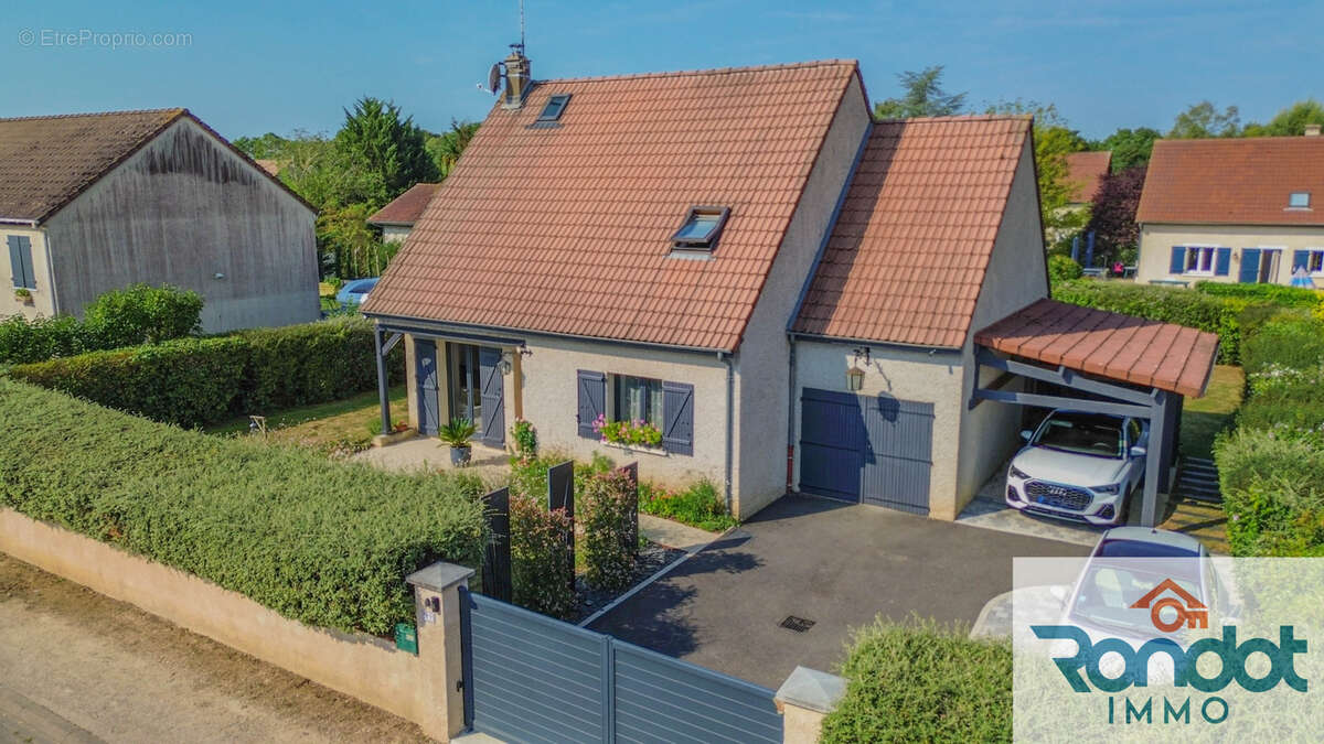 Maison à MAGNY-SUR-TILLE