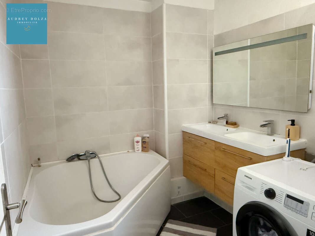 Appartement à ROGNAC