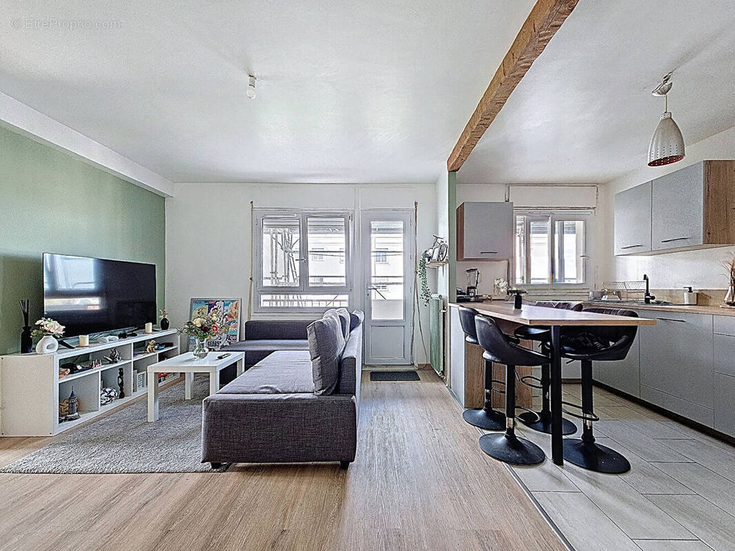 Appartement à SARTROUVILLE