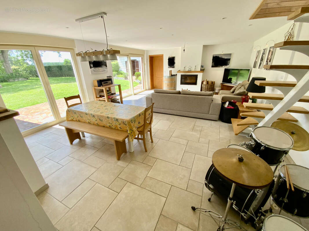 Maison à THUN-SAINT-AMAND