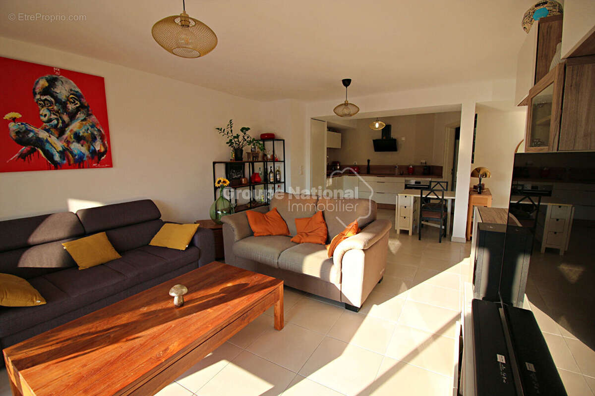 Appartement à ENSUES-LA-REDONNE