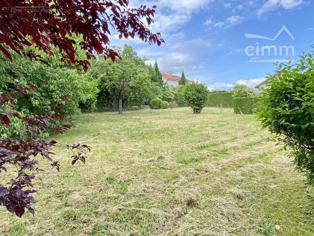 Maison à SURY-LE-COMTAL
