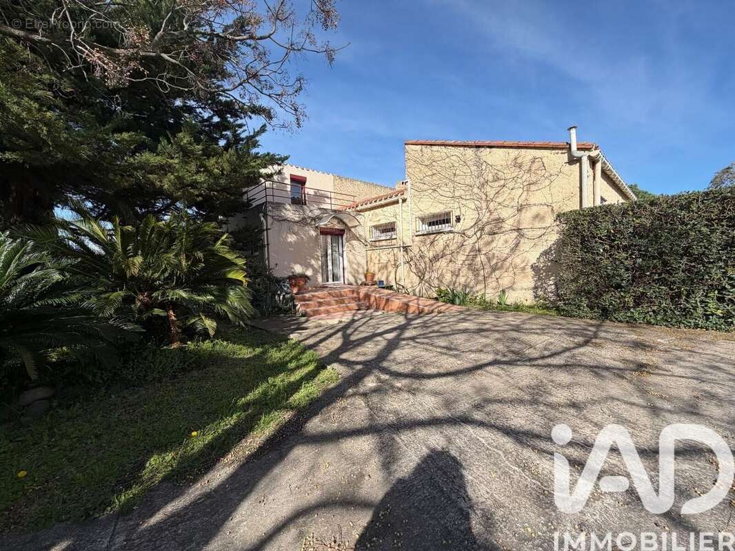 Photo 3 - Maison à SAINT-GENIS-DES-FONTAINES