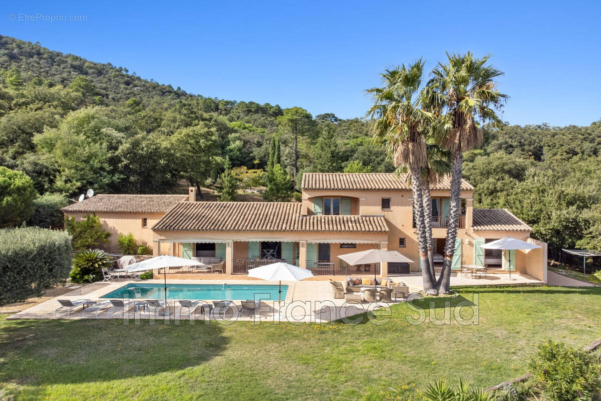 Maison à LA GARDE-FREINET