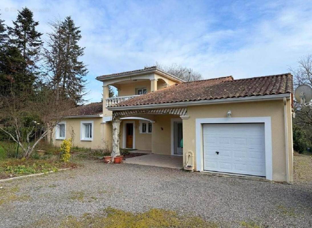 Maison à CONFOLENS