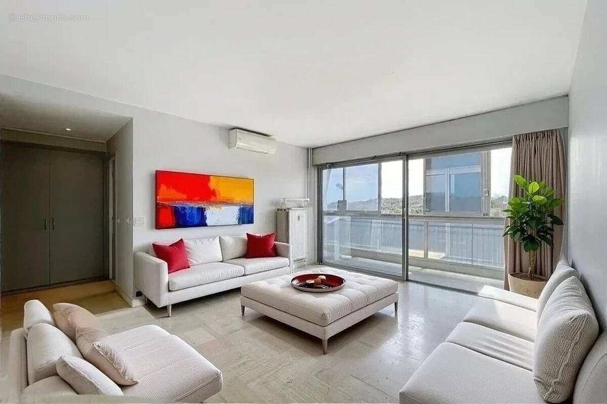 Photo 1 - Appartement à LE CANNET