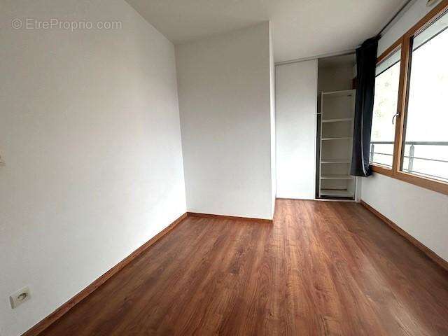   - Appartement à VILLEURBANNE