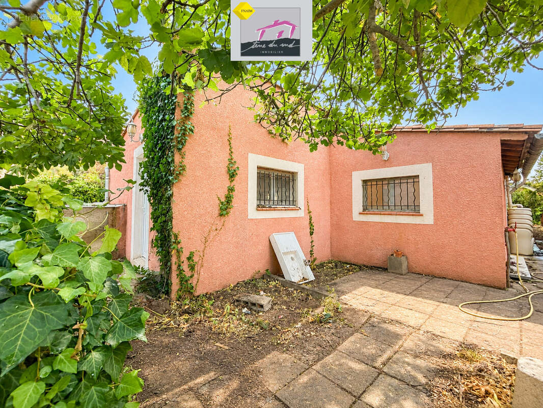 Maison de plain pied avec jardin et double garage - photo 8