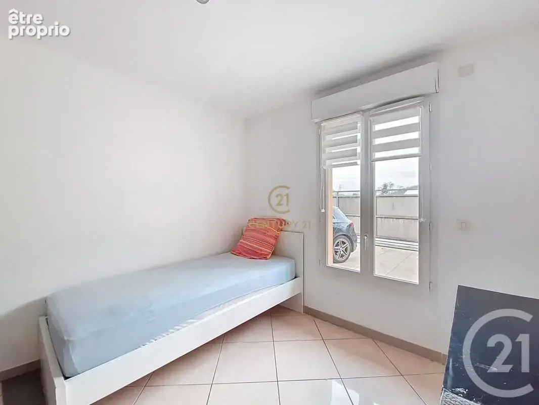 Maison 96 m² à Givors  - photo 13