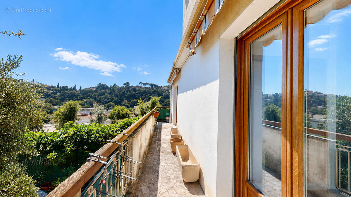 Appartement 3/4 pièces 83 m² - Vue dégagée - Terrasse - Stationnement - Cave - photo 12