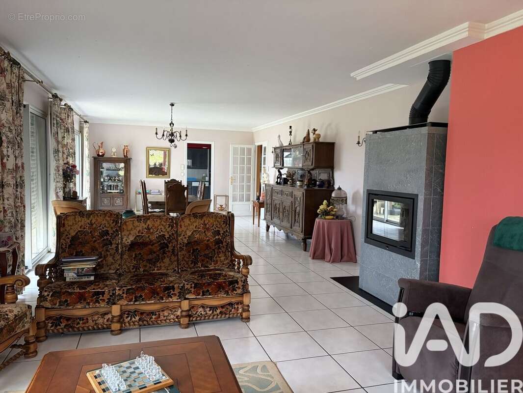 Maison 201 m² à Saint-Thuriau  - photo 5