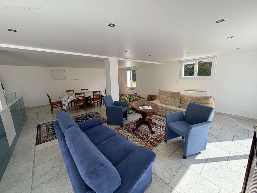 Maison à COUSSAY-LES-BOIS