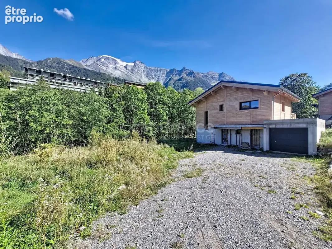 Chalet à vendre proche du village - LES CONTAMINES MONTJOIE (74) - photo 6