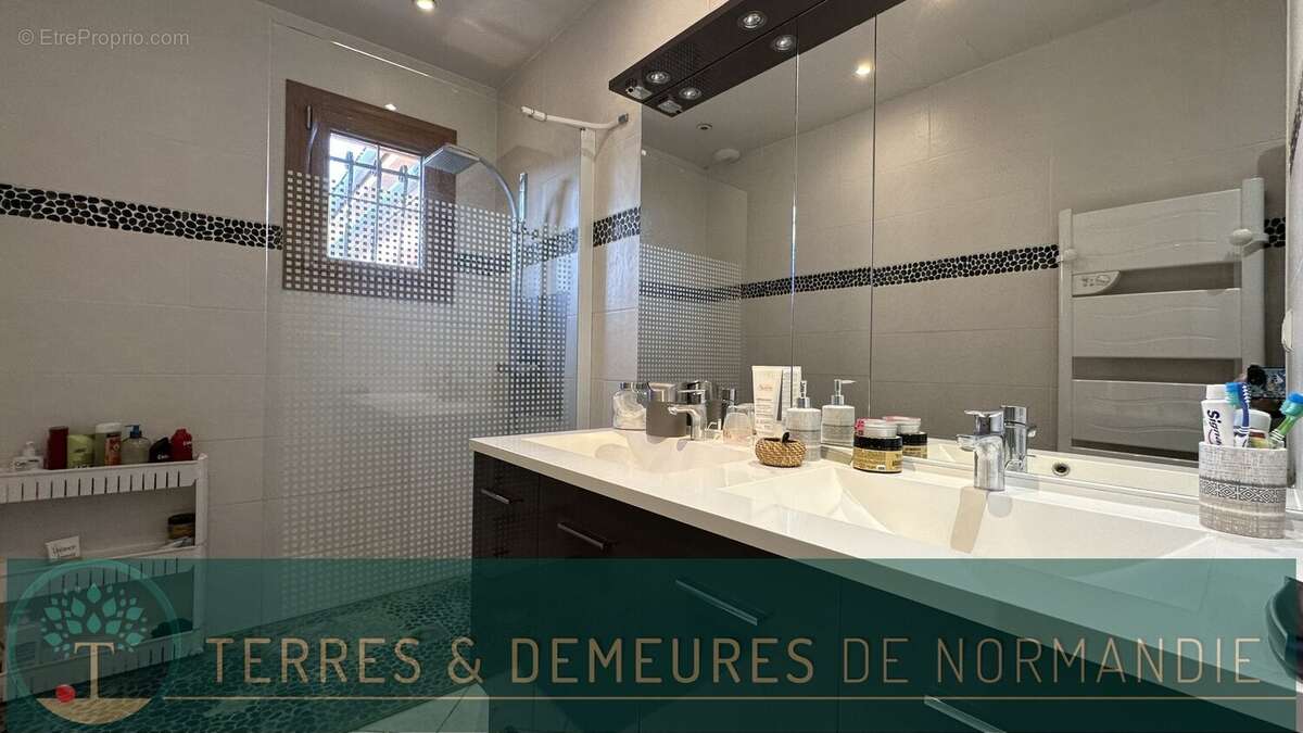 A Vendre Maison plein pied de 137 m² avec jardin paysager de 1700 m², Petit-Caux, 76370 - photo 8