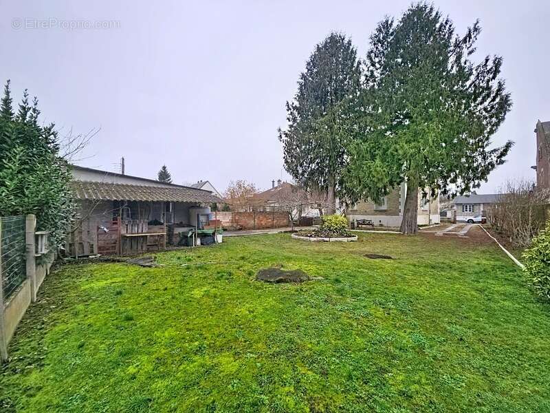 Maison à ANIZY-LE-CHATEAU