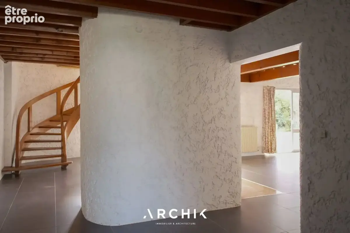 Maison 7 pièces 300 m² à vendre à Saint-Sulpice-Et-Cameyrac (33450) - photo 5