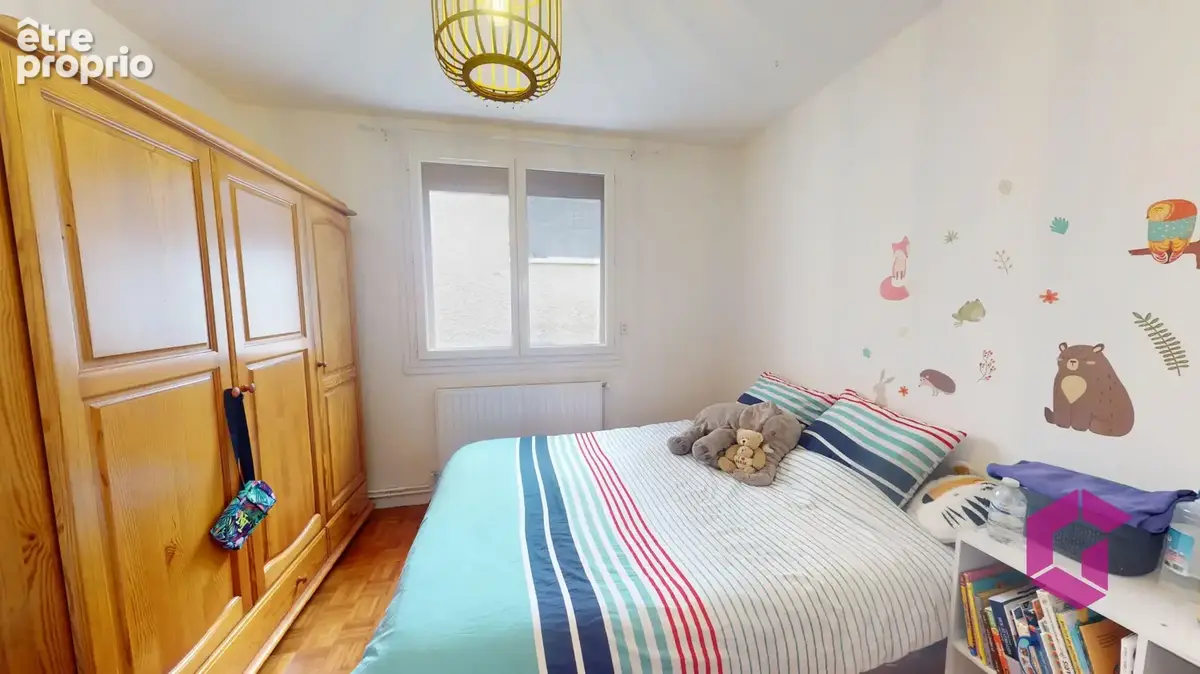 Brives-Charensac : maison 4 pièces rénovée, 3 chambres, véranda, vue dégagée sur la Loire - photo 8