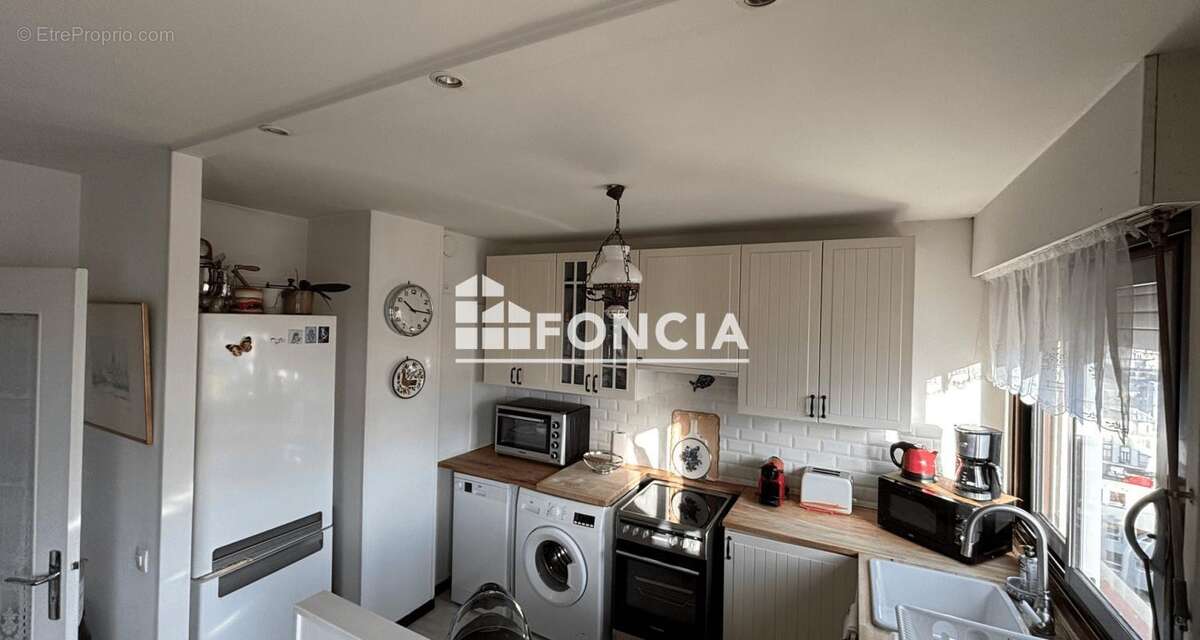 Appartement à PARIS-19E