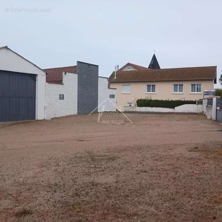 Appartement à TRETEAU