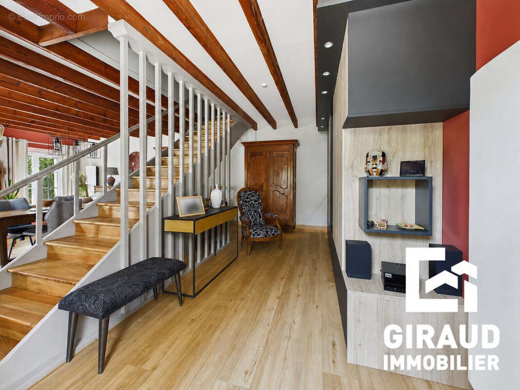 Maison 145 m² à Vouille-Les-Marais  - photo 2