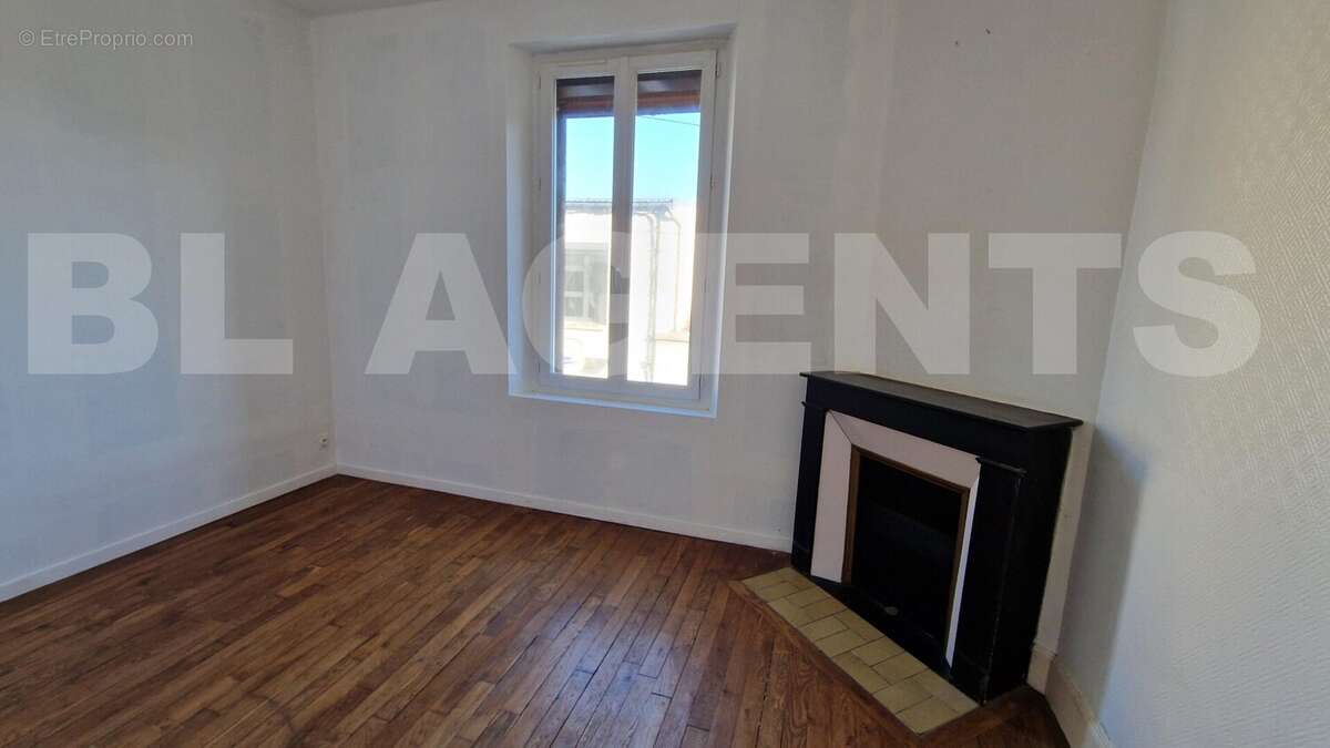 20251017_100229 - Maison à ROMILLY-SUR-SEINE