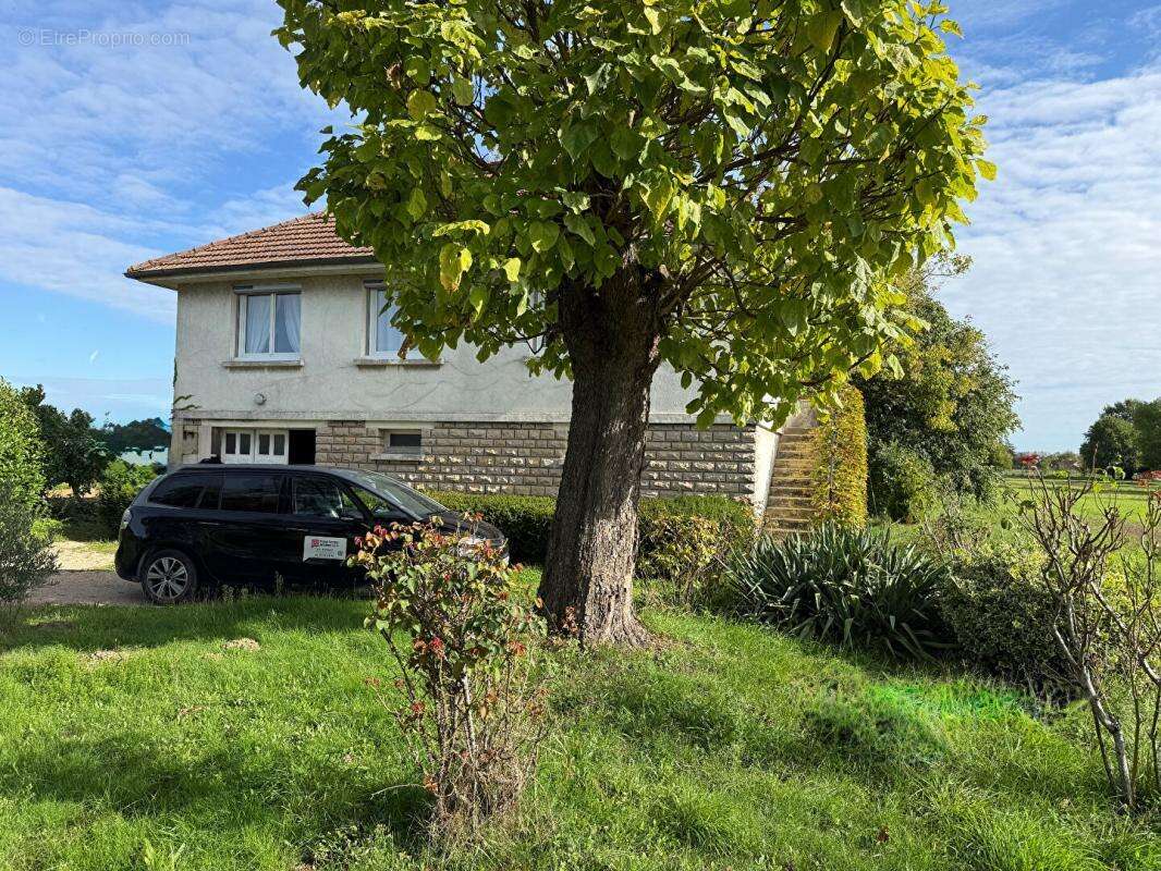 Maison à SAINT-MARCEL